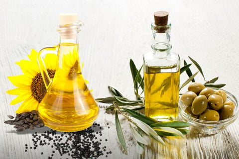 Choosing Your Cooking Oil Wisely: Why Extra Virgin Olive Oil Outshines Common Seed Oils